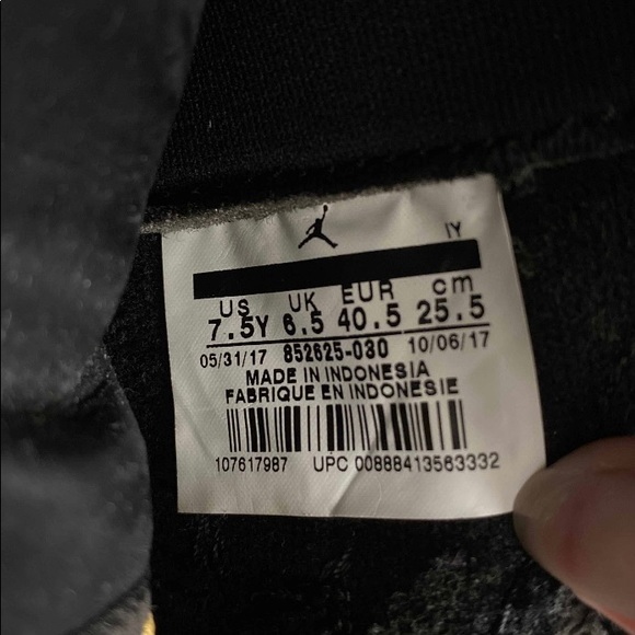 Jordan 11 Heiress - Picture 2 of 9